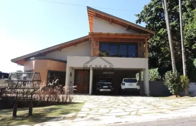 Casa de alto padrao em condominio fechado com piscina em vinhedo