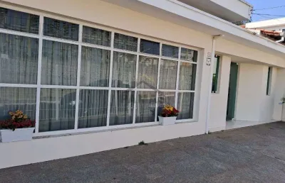 Excelente casa para clinicas / escritorios em geral ou como sua residencia, na regiao central, da cidade de vinhedo/sp