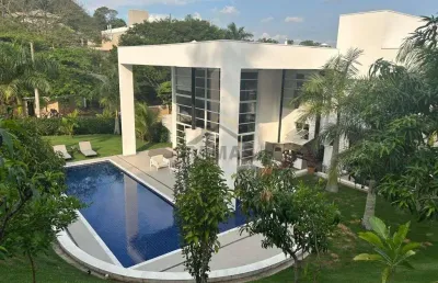 Descubra a fusao perfeita entre sofisticacao e conforto nesta residencia de alto padrao, situada no renomado condominio vista alegre - cafe, em vinhedo