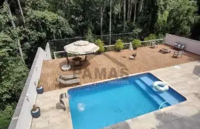 Casa de alto padrao  em condominio fechado com 03 suites em vinhedo