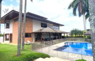 Luxo e exclusividade no condominio marambaia: sua nova casa em vinhedo com muita area verde, lazer e requinte!