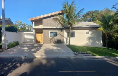 Excelente casa, proxima da portaria 2 do condominio marambaia, vinhedo/sp.