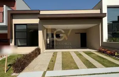Casa em condomínio fechado com piscina em indaiatuba