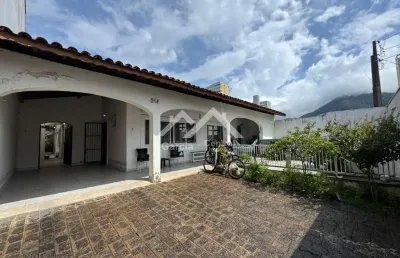 Casa com 4 quartos à venda na Centro, 5, Centro, Peruíbe