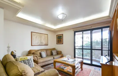 108m² com 3 quartos, sendo 1 suíte, e 3 banheiros no total. este imóvel está bem equipado, é ideal para quem procura conforto e comodidade.