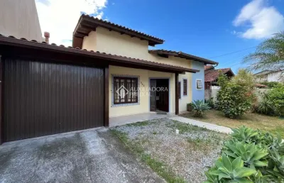 Casa com 3 quartos à venda na do jura, 393, ingleses do rio vermelho, florianópolis, 156 m2 por r$ 880.000