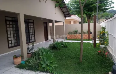 Casa com 4 quartos à venda na rua acary margarida, 122, canasvieiras, florianópolis, 204 m2 por r$ 1.380.000