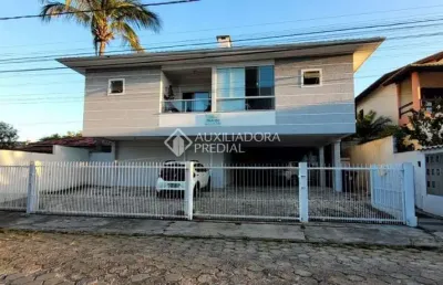 Apartamento com 3 quartos à venda na servidão dos lírios, 114, ingleses do rio vermelho, florianópolis, 110 m2 por r$ 489.000
