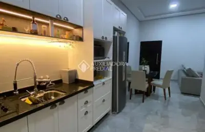 Casa com 2 quartos à venda na servidão estação lua clara, 156, são joão do rio vermelho, florianópolis, 70 m2 por r$ 479.000