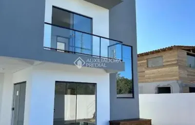 Casa com 3 quartos à venda na avenida porto novo, 123, ibiraquera, imbituba, 160 m2 por r$ 780.000