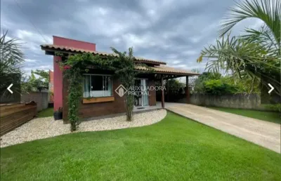 Casa com 2 quartos à venda na rua mãe da providência, 7, arroio rosa, imbituba, 72 m2 por r$ 480.000