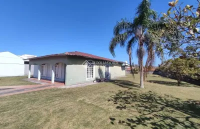 Casa com 6 quartos à venda na ascendino hermínio joaquim, 251, vila nova, imbituba, 208 m2 por r$ 990.000