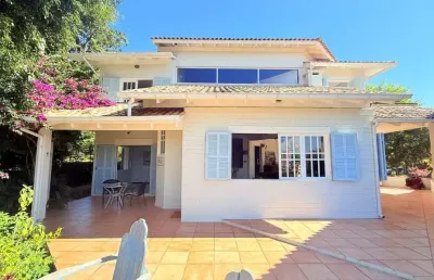 Casa com 4 quartos à venda na ilha do pico, 93, centro, garopaba, 300 m2 por r$ 2.550.000