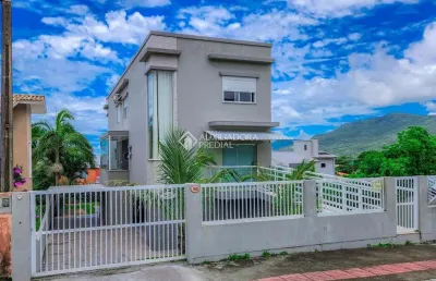 Casa com 4 quartos à venda na ilha do faial, 153, ambrósio, garopaba, 300 m2 por r$ 1.950.000