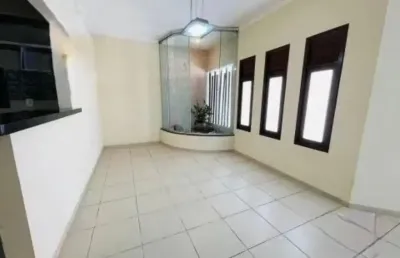 Vendo excelente casa em condomínio fechado com 3 quartos