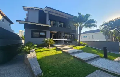 Casa recém reformada no condomínio residencial 1 em alphaville - 04 suítes