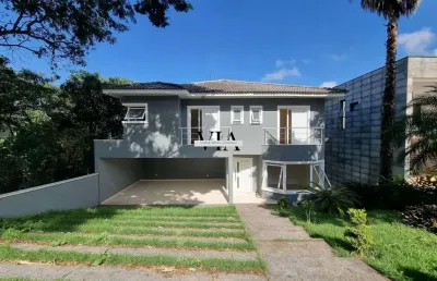 Excelente casa no condomínio tarumã - 03 suítes + salão de festas!