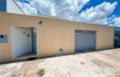 Casa com 2 quartos à venda no Jóquei Clube, Araguari 