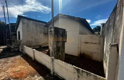 Casa com 1 quarto à venda no Centro, Araguari 