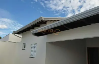 Casa com 3 quartos à venda no Interlagos, Araguari 