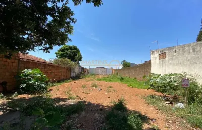 Terreno à venda na Praça Gaioso Neves, Santiago, Araguari