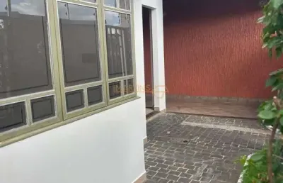 Casa com 3 quartos à venda no Industrial, Araguari 