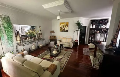 Casa com 4 quartos à venda no Centro, Araguari 