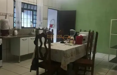 Casa com 3 quartos à venda no Goiás, Araguari 