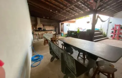 Casa com 3 quartos à venda na 1, 1, Santiago, Araguari