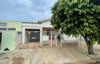 Casa com 3 quartos à venda no Centro, Araguari 