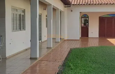 Casa com 3 quartos à venda no Industrial, Araguari 