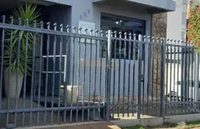 Casa com 4 quartos à venda no Centro, Araguari 