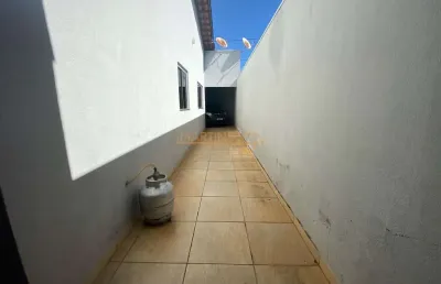 Casa à venda no bairro portal do cerrado iii - araguari/mg