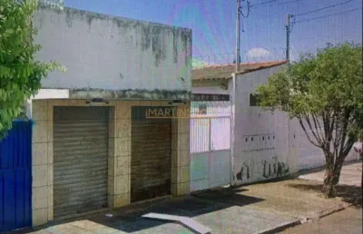 Casa com 3 quartos à venda no Santiago, Araguari 