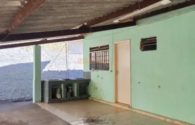 Casa com 3 quartos à venda no Jóquei Clube, Araguari 