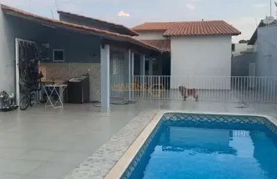 Casa com 3 quartos à venda no Jóquei Clube, Araguari 