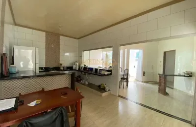 Casa com 3 quartos à venda no Miranda, Araguari 