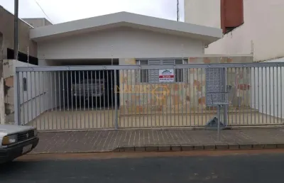 Casa com 3 quartos à venda no Centro, Araguari 