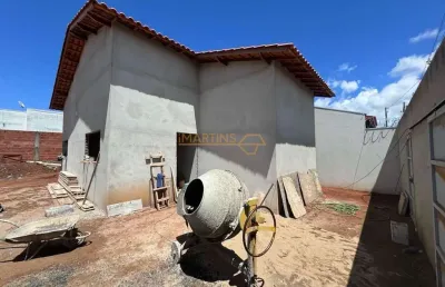 Casa com 3 quartos à venda na 1, Bosque, Araguari