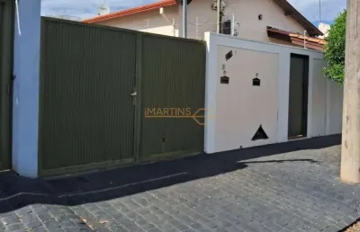 Casa com 2 quartos à venda na Praça Gaioso Neves, Miranda, Araguari