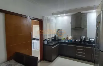 Casa com 2 quartos à venda no Santiago, Araguari 