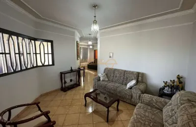 Casa com 3 quartos à venda no Amorim, Araguari 