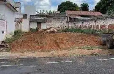 Terreno à venda no Centro, Araguari 