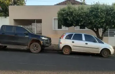 Casa com 3 quartos à venda no Centro, Araguari 