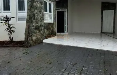 Casa com 3 quartos à venda na Praça Gaioso Neves, Jardim Regina, Araguari