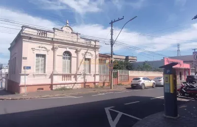 Casa com 1 quarto à venda no Centro, Araguari 