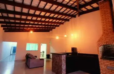Casa com 3 quartos à venda no Santiago, Araguari 