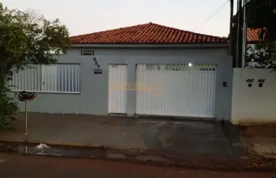 Casa com 3 quartos à venda no Rosário, Araguari 