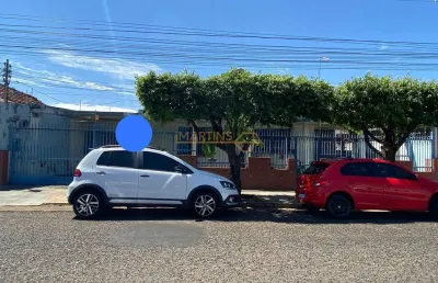 Casa com 3 quartos à venda no Centro, Araguari 