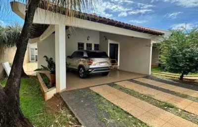Casa com 3 quartos à venda na Praça Gaioso Neves, Industrial, Araguari